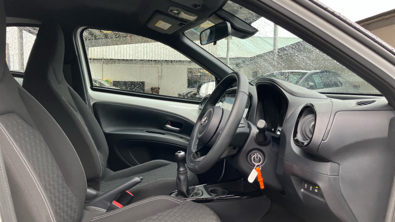 Toyota Aygo X 1.0 VVT-i Edge 5dr Petrol Hatchback